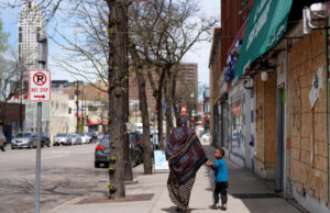 GOP MAGA ignora a realidade para alimentar os ataques racistas do YouTuber