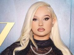 Alabama, filha de Travis Barker, compartilha compras de Natal no valor de mais de US $ 34 mil