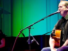 Nascido neste dia em 1967, o icônico compositor country por trás de algumas de suas canções favoritas para beber na década de 2010 – incluindo clássicos de Toby Keith e Luke Bryan