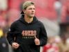 Brock Purdy presenteia companheiro de equipe do San Francisco 49ers com relógio Rolex personalizado de US$ 10 mil