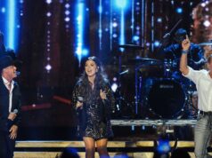 Nascido neste dia de 1954, premiado cantor country que superou um acidente de infância que o deixou parcialmente cego