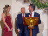 Na festa de fim de ano na Casa Branca, Trump anuncia o noivado de Donald Jr. com Bettina Anderson | Assistir | Notícias do mundo