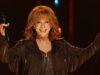 3 músicas-tema de seriados de TV escritas e interpretadas por Reba McEntire