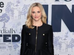 O estilo de bolsa vermelha de inverno de Reese Witherspoon custa apenas US $ 25 na Amazon