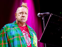 ‘Nada’: John Lydon afirma que os colegas de banda do Sex Pistols nunca entraram em contato após a morte da esposa