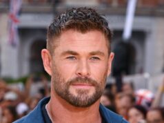 Chris Hemsworth revela lesão brutal na perna em viagem de surf em Fiji