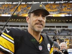 Aaron Rodgers dá aos Steelers Linemen um presente de Natal de US$ 20 mil