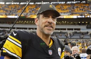 Aaron Rodgers dá aos Steelers Linemen um presente de Natal de US$ 20 mil