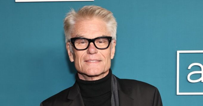 GettyImages2209430754-Harry-Hamlin-Says-He-Was-Forced-to-Smoke-PCP-While-in-Jail-.jpg