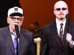 Art Garfunkel e seu filho Art Jr. lançaram um dueto cover de “Auld Lang Syne” como o novo single de seu último álbum de férias, ‘Advent’.