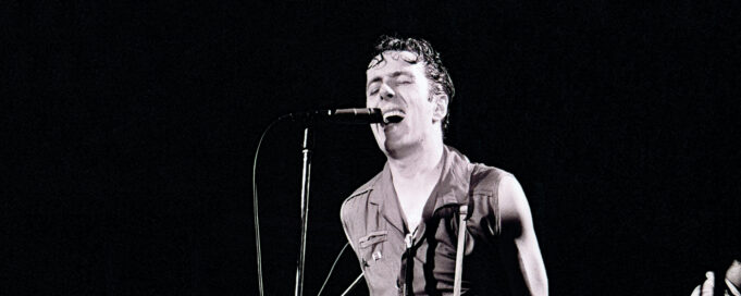 Joe-Strummer-The-Clash-GettyImages-1264306239.jpg
