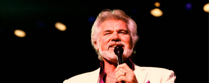 Kenny-Rogers-GettyImages-84896741.jpg