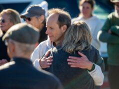 As vítimas dos ataques de tubarão em Lovers Point são identificadas por relógios brancos e “faixas de tubarão” nos tornozelos
