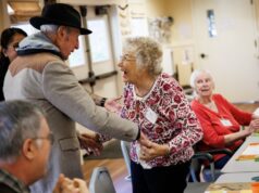 Um lugar para os idosos fazerem amigos e serem ativos