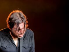 Nascido neste dia em 1968, músico lendário que já apareceu em mais de 1.200 álbuns e fez turnês com Vince Gill, Tom Petty e John Fogerty