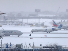 Fim de semana de whiteout: milhares de voos atingidos enquanto a tempestade de neve pós-natal congela o nordeste dos EUA | Notícias do mundo