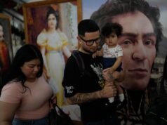 Migrantes venezuelanos enviados para El Salvador exigem justiça