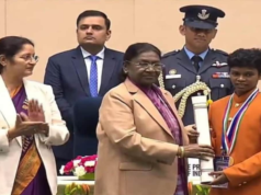 Presidente Draupadi Murmu presenteia Yogita Mandavi, de 14 anos, com Pradhan Mantri Rashtriya Bal Puraskar | Notícias esportivas