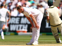 O jogador inglês Atkinson pronto para exame de tendão