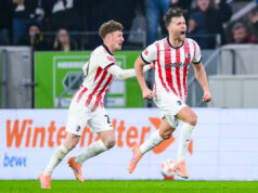 Holler, do Freiburg, marca outro gol surpreendente da Bundesliga e nega o golo do Dortmund, com 10 jogadores