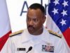O Almirante da Marinha Holsey está se aposentando do SOUTHCOM enquanto um novo comandante assume