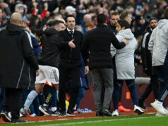 Aston Villa reclama do jogo do Arsenal