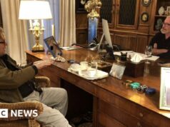 Democratas divulgaram o último lote de fotos quando o mandato de Epstein termina