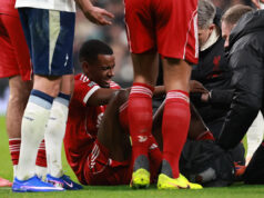 Arne Slott confirma que Alexander Issac enfrenta “Coil of Mass” no Sideline