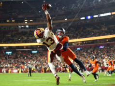 ASSISTIR: Treylon Burks do comandante com candidato a captura do ano da NFL