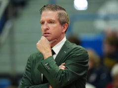 Manhattan caiu no final contra Furman, caindo para 4-8