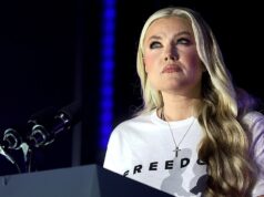 Erika Kirk promete que a TPUSA continuará seus debates exclusivos no campus em todo o país