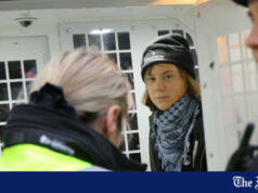 Greta Thunberg é presa em protesto pró-Palestina em Londres, diz grupo de campanha