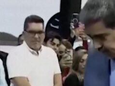Maduro foi visto dançando com um robô humanóide de IA