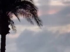 Trombas d’água enviam detritos para o céu na costa espanhola