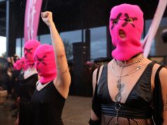 Tribunal russo designa banda punk Pussy Riot como grupo ‘extremista’ | Notícias de Vladimir Putin