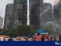 Trabalhadores domésticos migrantes buscam apoio e consolo após incêndio em Hong Kong