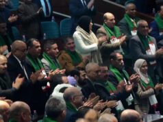 Argélia aprova lei que declara crime a colonização francesa | História