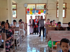 Indonésios realizam missa de Natal em área devastada pelas enchentes | Religião