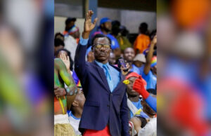 Torcedor da República Democrática do Congo faz ‘pose de Lumumba’ para partida completa da AFCON | Feed de notícias