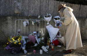 Vila francesa homenageia atriz de extrema direita Brigitte Bardot | Entretenimento