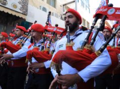 ‘Meio alegria, meio tristeza’: celebrações de Natal são retomadas em Belém | Notícias do conflito Israel-Palestina