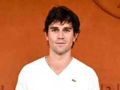 A cinebiografia de Jimmy Stewart, de KJ Apa, atrai respostas mistas dos fãs