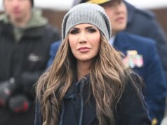 O secretário do DHS, Noem, anunciou uma moratória na loteria do programa de vistos de imigrante de diversidade