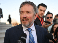 Massey disse que o lançamento do arquivo Epstein não está completo até que os nomes principais apareçam