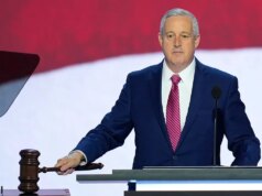 Trump visita a Carolina do Norte para encorajar Whatley, esperançoso do Partido Republicano no Senado, para 2026