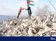 Exército israelense destrói casa de palestino