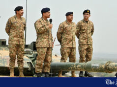 Paquistão fecha acordo de US$ 4 bilhões para vender armas às forças líbias, dizem autoridades