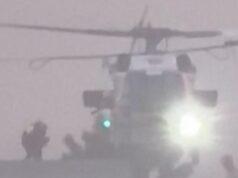 Vídeo mostra resgate dramático por transporte aéreo após enchentes