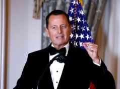 Um juiz dos EUA ordenou a prisão de um suspeito acusado de fazer ameaças de morte a Richard Grenell