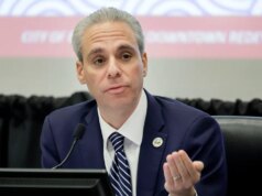 O prefeito de Boca Raton, Scott Singer, um republicano, anunciou uma candidatura ao Congresso na Flórida